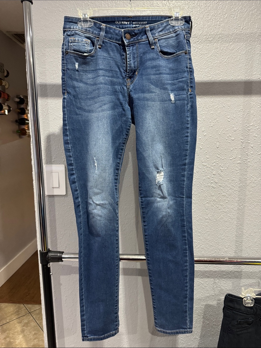 Old Navy Women's Skinny Distressed Jeans - Blue Wash